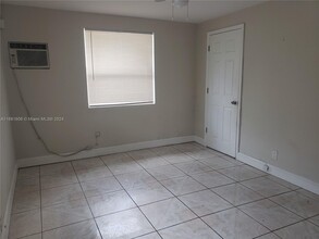 5820 Grant St in Hollywood, FL - Building Photo - Building Photo