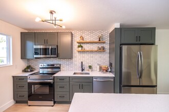 5711 W 92nd Ave in Westminster, CO - Foto de edificio - Building Photo