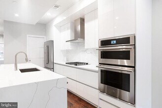 1516 Cambridge St-Unit -1 in Philadelphia, PA - Building Photo - Building Photo