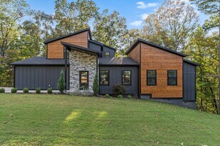 2 Clee Ln in Bella Vista, AR - Building Photo
