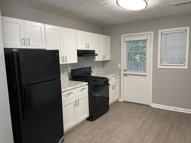 property at 810 Bellemeade Way