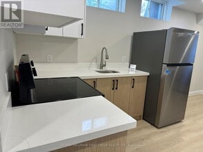 54 Longueuil Pl in Whitby, ON - Building Photo - Building Photo