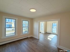 690 Main St in Torrington, CT - Building Photo - Building Photo