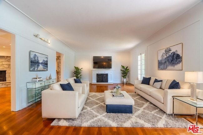 property at 721 N Linden Dr