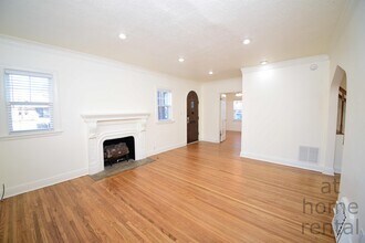 1740 S Yorktown Ave in Tulsa, OK - Foto de edificio - Building Photo