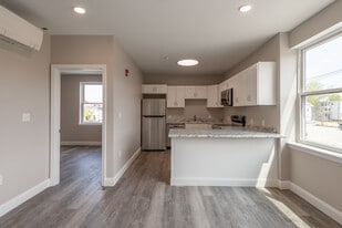 Residences at 530 and 540 Chestnut in Manchester, NH - Building Photo