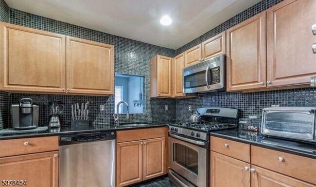 115 Chariot Ct in Piscataway, NJ - Building Photo - Building Photo