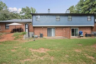 1205 Natchez Trce SW in Marietta, GA - Building Photo