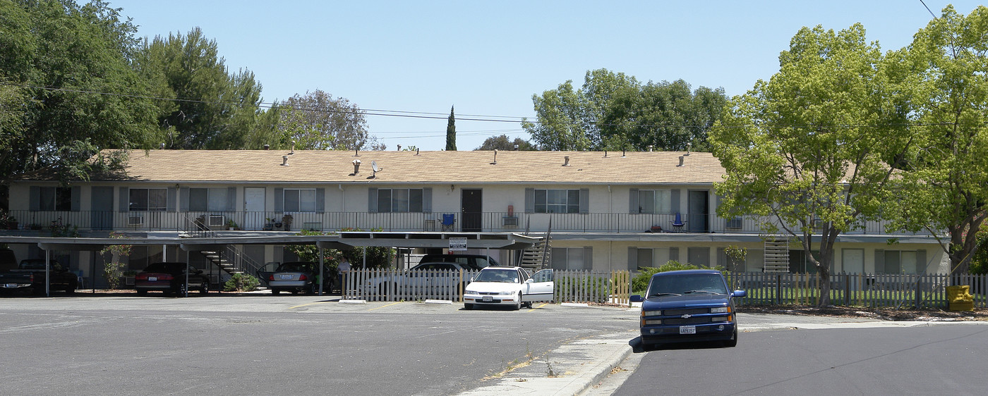 1906 Queens Rd in Concord, CA - Foto de edificio