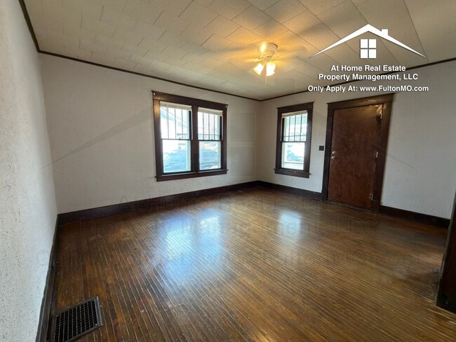 302 W 6th St in Fulton, MO - Building Photo - Building Photo