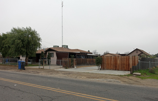 416-420 S Soderquist Rd in Turlock, CA - Foto de edificio - Building Photo