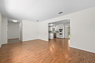 1607 Glencrest Dr in Austin, TX - Building Photo - Building Photo