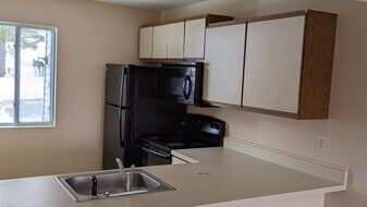 4051 Oneida St, Unit 2 in New Hartford, NY - Building Photo