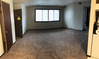 1106-1110 Kent Circle in Waterloo, IA - Building Photo