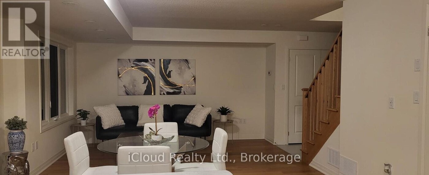 36B Lookout Dr in Bowmanville, ON - Building Photo