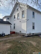 95 Pennsylvania Ave in East Lyme, CT - Building Photo - Building Photo