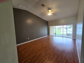516 SE 5th Pl in Cape Coral, FL - Building Photo - Building Photo