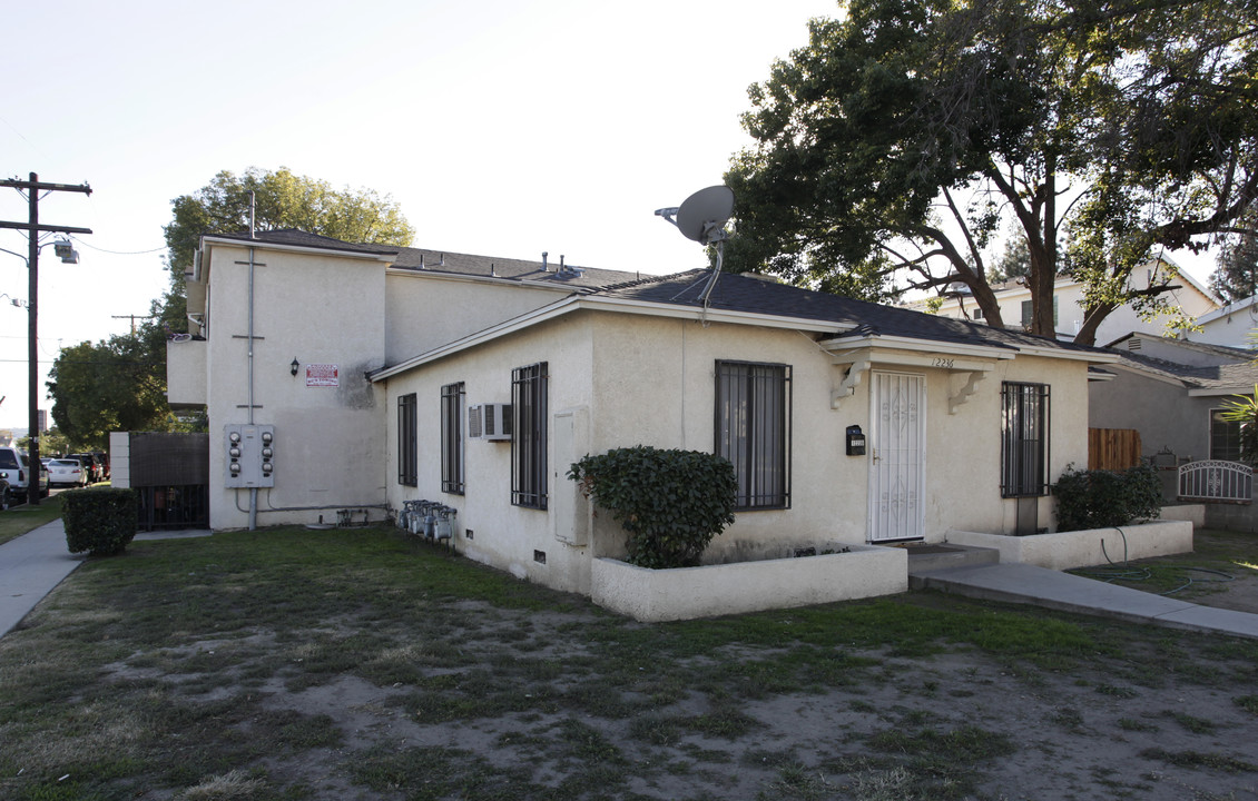 12236 Vanowen St in North Hollywood, CA - Building Photo