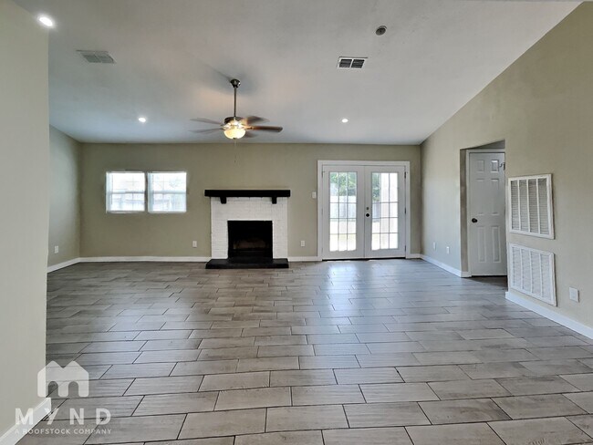 3732 Farm Field Ln in Fort Worth, TX - Building Photo - Building Photo