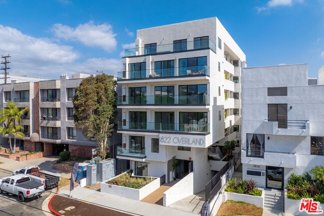 1822 Overland Ave in Los Angeles, CA - Building Photo - Building Photo