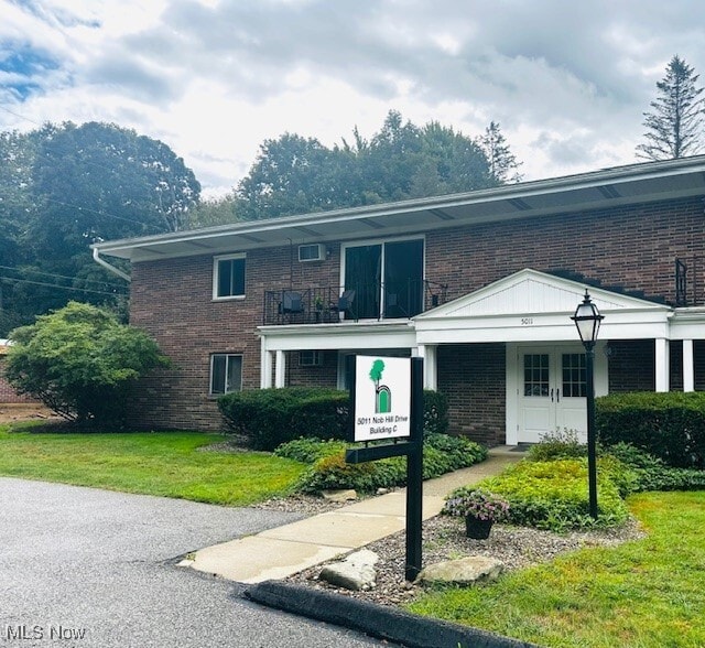 property at 5011 Nob Hill Dr