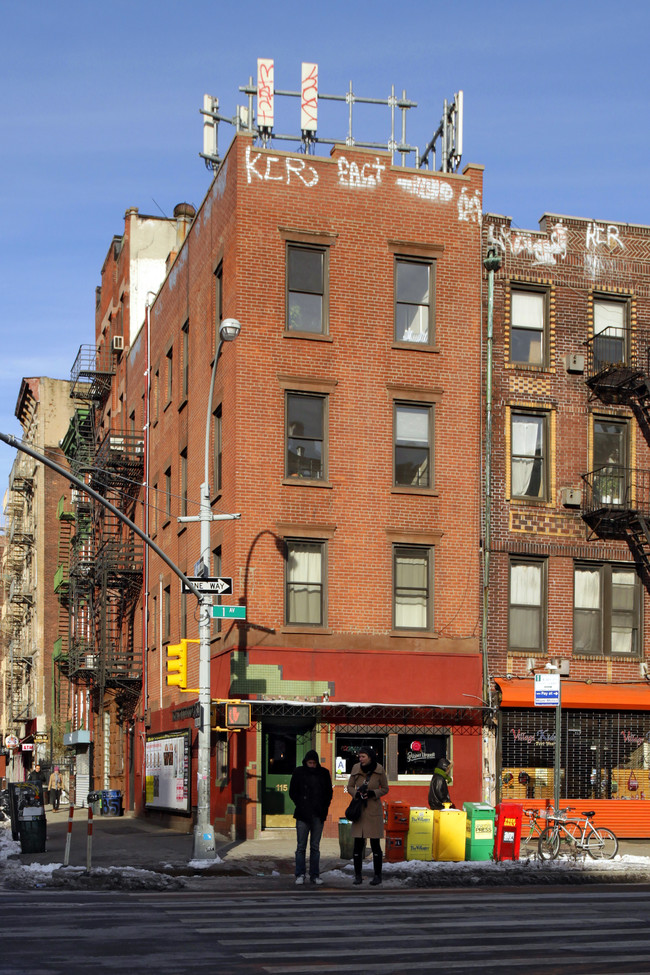 115 First Ave in New York, NY - Foto de edificio - Building Photo