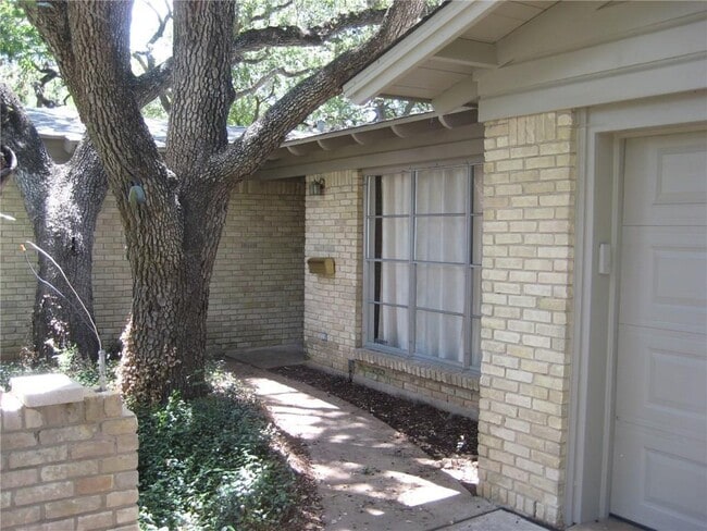2007 Oakglen Dr in Austin, TX - Building Photo - Building Photo