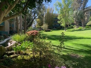 564 N Bellflower Blvd, Unit 212 in Long Beach, CA - Building Photo - Building Photo