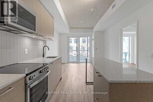 1808 St Clair Ave W in Toronto, ON - Building Photo