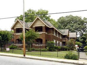 Ashley Manor Apartments in Memphis, TN - Building Photo - Building Photo