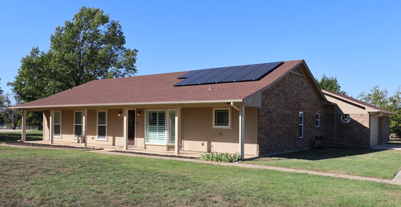 4821 New Hope Rd in Aubrey, TX - Building Photo