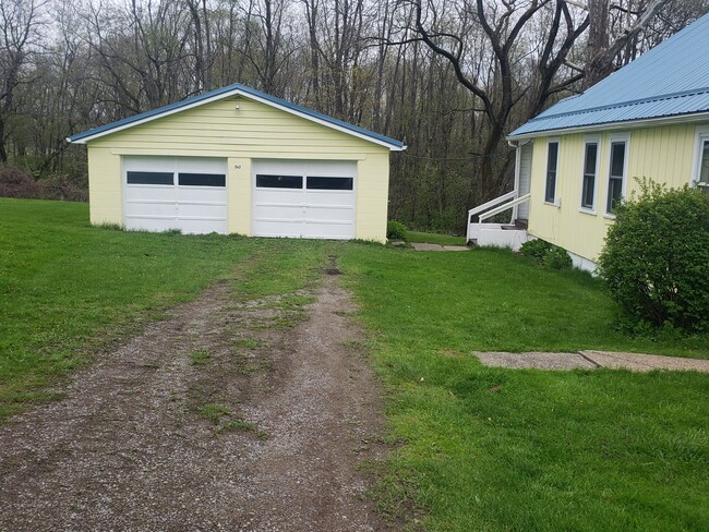 247 Henricks Rd in Butler, PA - Building Photo - Building Photo