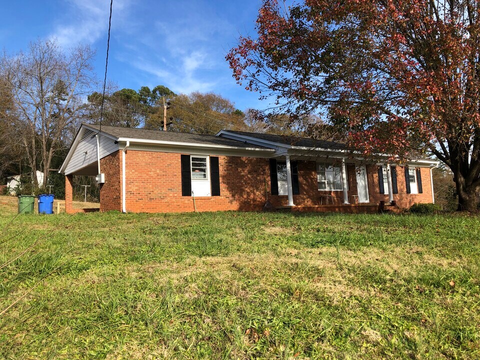 4 Hillcrest Dr in Belmont, NC - Foto de edificio
