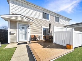 1666 Cornell Dr in Hoffman Estates, IL - Building Photo