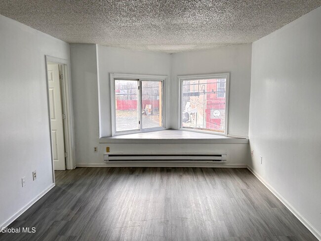 3134 6th Ave in Troy, NY - Building Photo - Building Photo