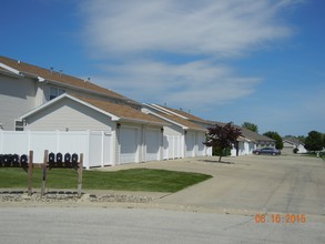 4 Unit Apartment Building in Bourbonnais, IL - Building Photo - Building Photo