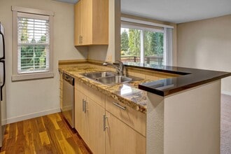 Vermont in Kenmore, WA - Building Photo - Building Photo