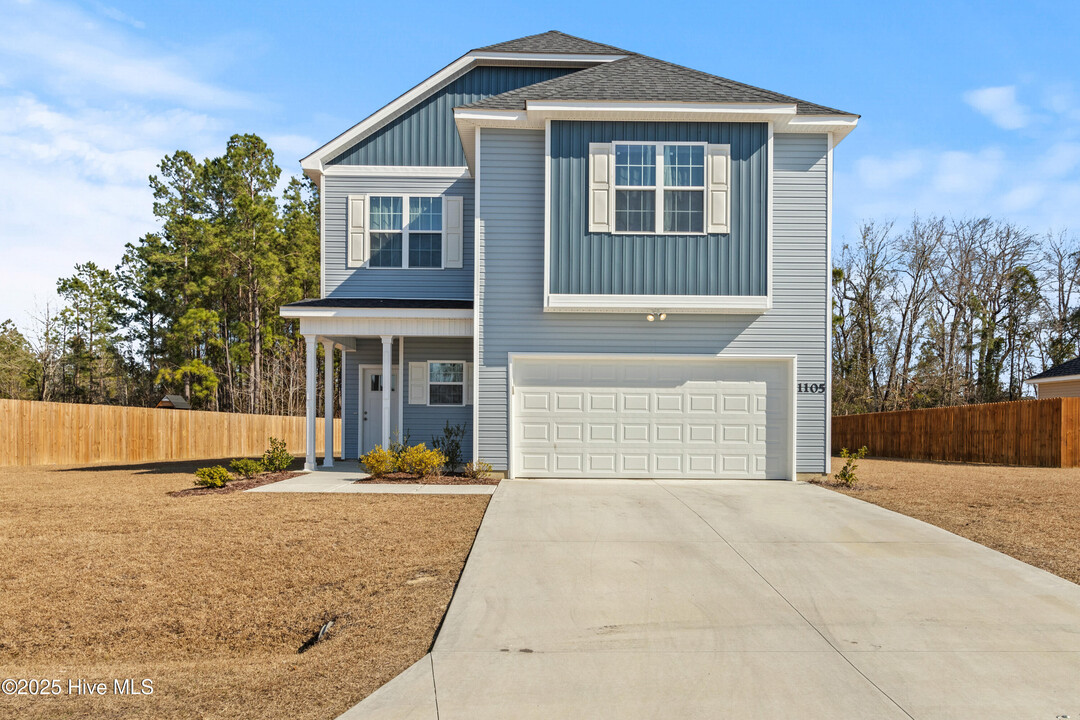 1105 Carteret Mnr Dr in Jacksonville, NC - Building Photo