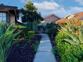 24522 Bendricon Ln in Lake Forest, CA - Building Photo - Building Photo