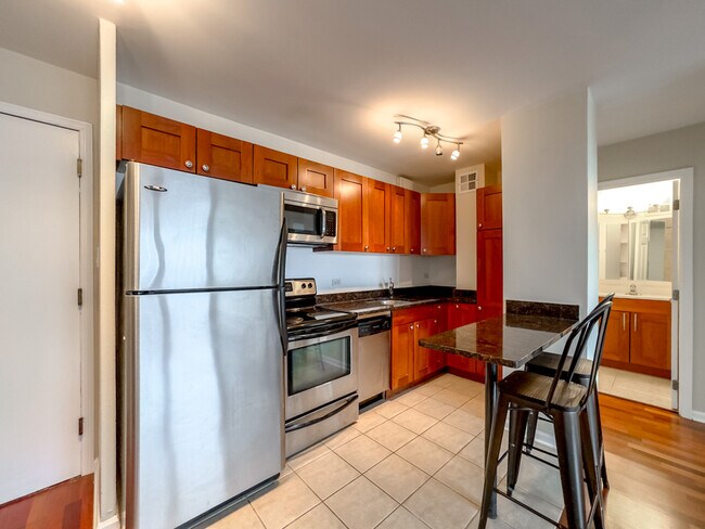 4180 N Marine Dr in Chicago, IL - Building Photo - Building Photo
