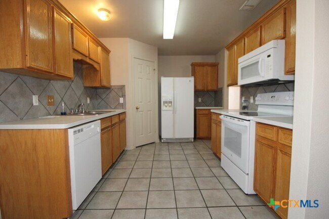 2301 Eppinette Dr in Killeen, TX - Building Photo - Building Photo