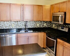 526 St Paul St, Unit 3 in Baltimore, MD - Building Photo - Building Photo