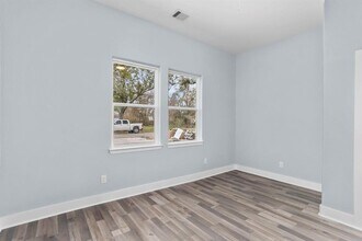 1010 Junell St in Houston, TX - Building Photo - Building Photo