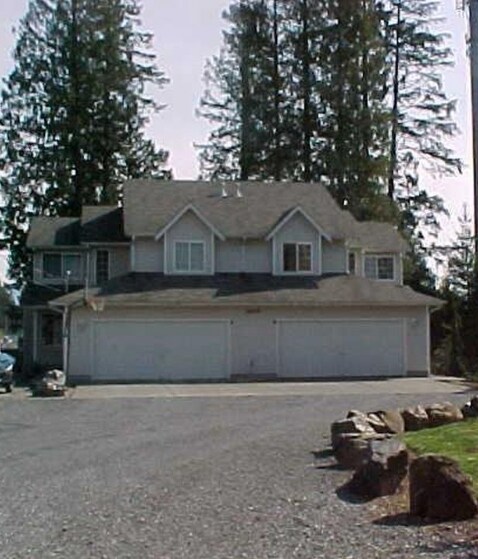 2619 Cedar Rd in Lake Stevens, WA - Building Photo