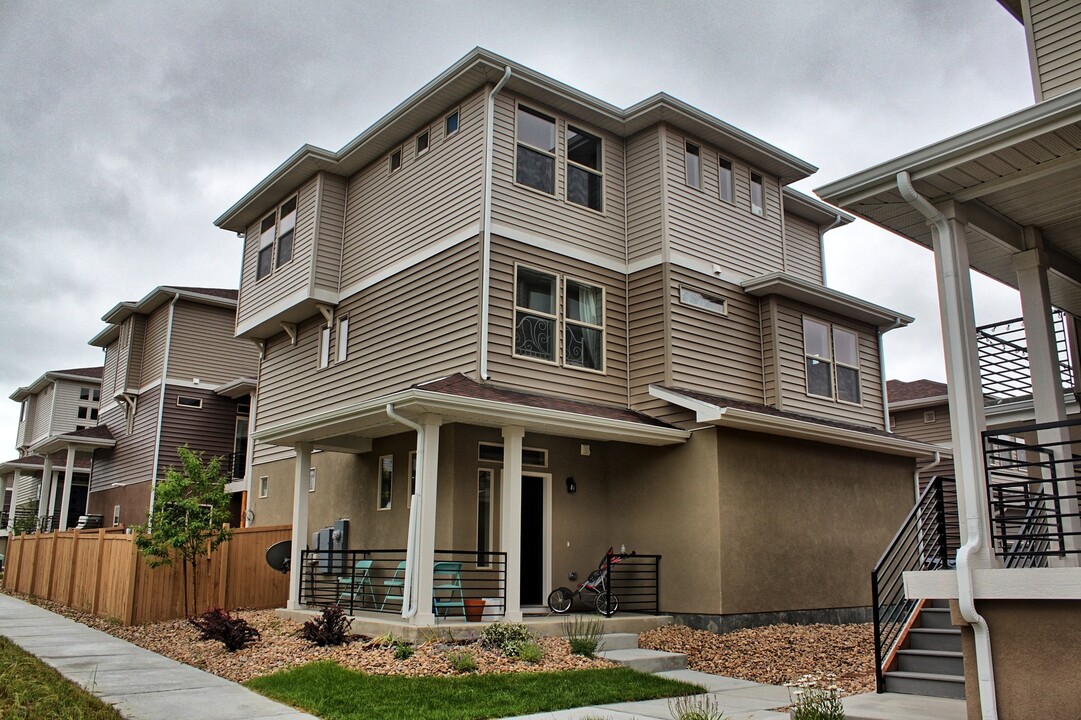 4144 Elegant St in Castle Rock, CO - Foto de edificio
