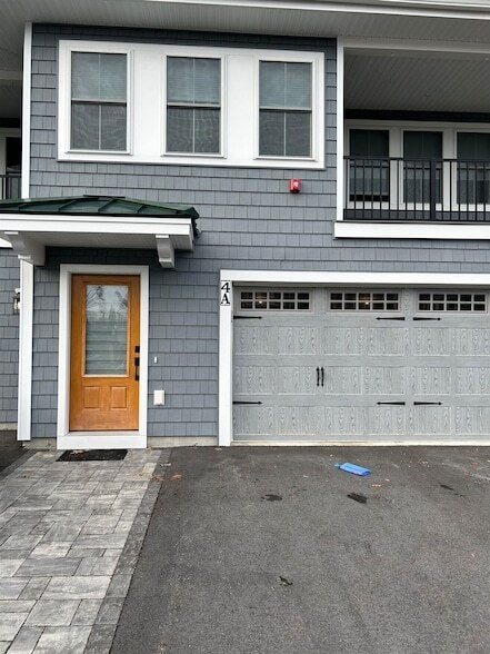 property at 4 Washington Rd