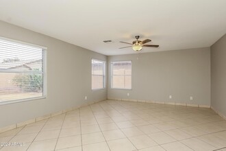 8622 W Paradise Dr in Peoria, AZ - Building Photo - Building Photo