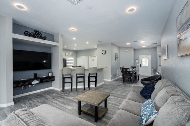 16703 Lazy Breeze Loop