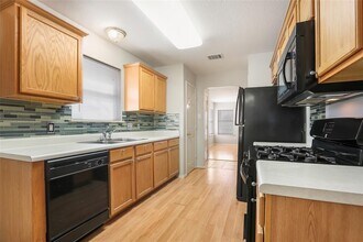 15204 Drusilla's Dr in Pflugerville, TX - Building Photo - Building Photo