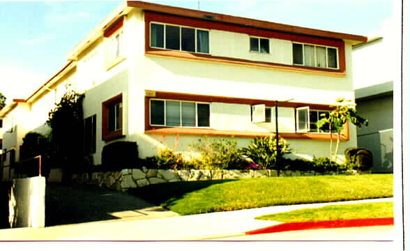 11837 Kiowa Ave in Los Angeles, CA - Building Photo - Building Photo